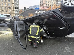Водитель легкового автомобиля утратил контроль над управлением транспортным средством.